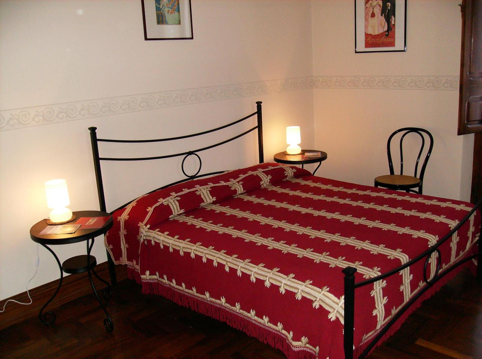 سولمونا B&B Santa Chiara المظهر الخارجي الصورة